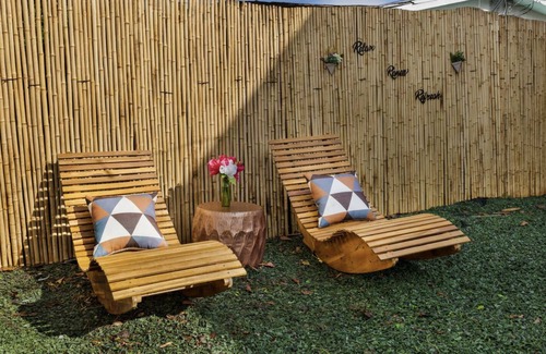 Seybold House | Deluxe 2 BR House w/backyard 10 mins to the beach