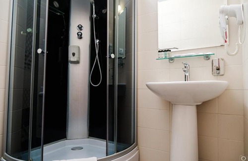 Almetyevsk Hotel | Deluxe 2 Hotel