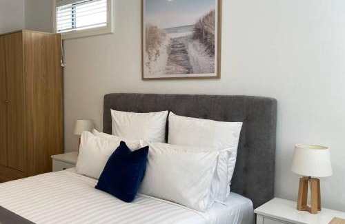 Paihia Apartment | Deluxe 280sqm 3 bedroom with Pool Table - 200m to beach