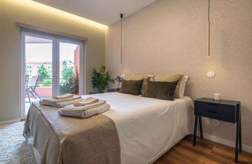 Carcavelos Apartment | Deluxe 2BDR Apartment in Carcavelos by LovelyStay