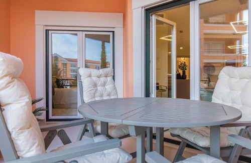 Carcavelos Apartment | Deluxe 2BDR Apartment in Carcavelos by LovelyStay