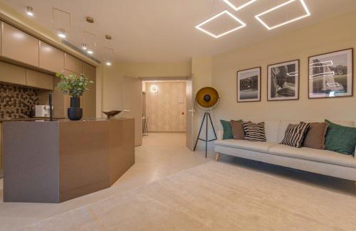 Carcavelos Apartment | Deluxe 2BDR Apartment in Carcavelos by LovelyStay