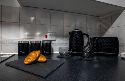 Lewisham Apartment | Deluxe Apartment-Free Parking-10mins to London
