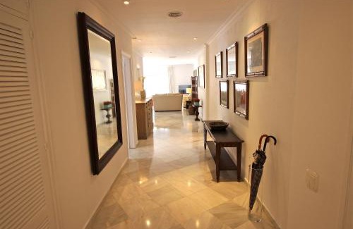 Marbella City Centre Apartment | Deluxe Apartment on the Beach