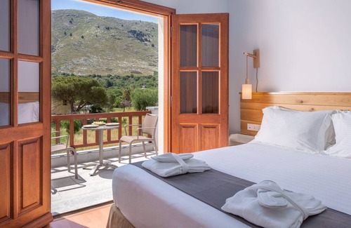 Pedi Apartment | Deluxe Apartment with Private Balcony and Sea View B, Symi