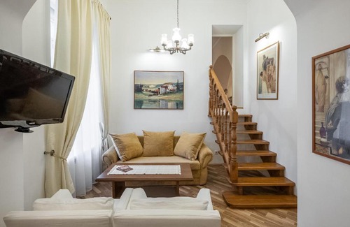 Palace District Apartment | DELUXE ART 20