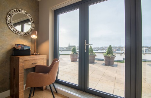 Galway Apartment | Deluxe City Penthouse Apartment with the best view of Galway