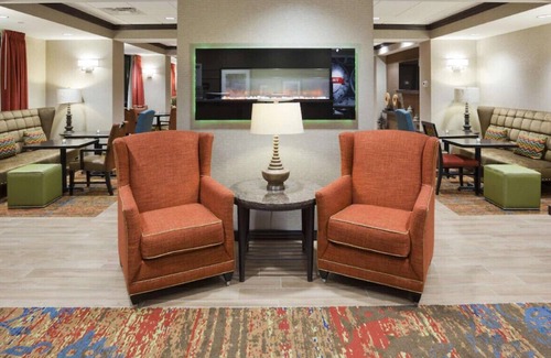 Roseville House | Deluxe & Cozy Room! An Oasis of Comfort & Elegance