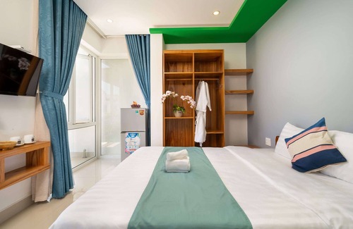 Cam Pho Villa | Deluxe double room with balcony - Dao tien homestay