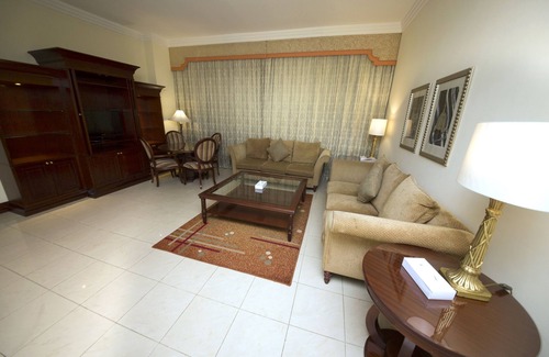 Deira Apartment | Deluxe Family Suite with Hall and Kitchen-Near Deira City Center-Near Metro
