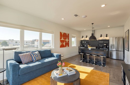 Historic Edgefield Apartment | Deluxe Four-Bedroom Suite + Balcony | The Carter