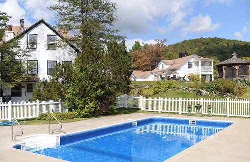 West Dover Resort | Deluxe King - 2nd floor in Historic Inn