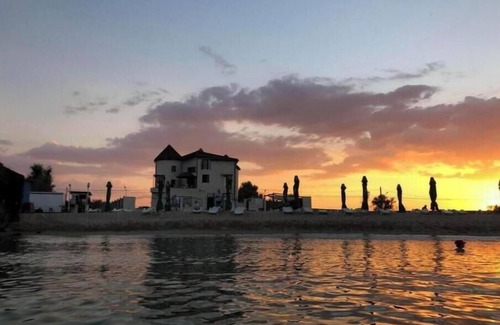 Eforie Nord Apartment | Deluxe King Room & Deluxe Queen Room