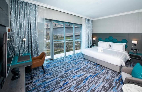 Deira Hotel | Deluxe King Room Near Deira Clock Tower By Luxury Bookings