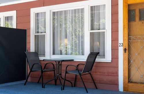 Bar Harbor Hotel | Deluxe King Room w/Breakfast Included