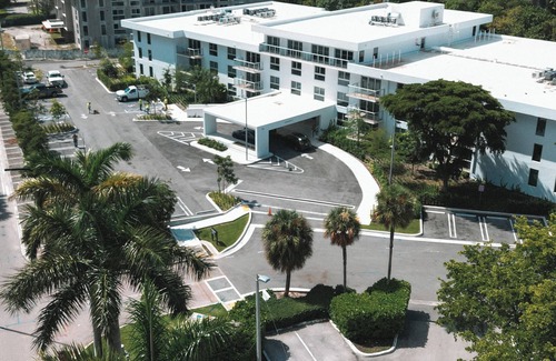 Bal Harbour Apartment | Deluxe One Bedroom apartment with two full baths*, open kitchen, living room, terrace and beach service at Bal Harbour