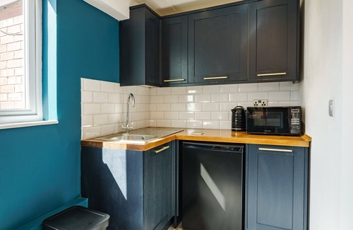 City Centre Apartment | Deluxe pet friendly spacious studio