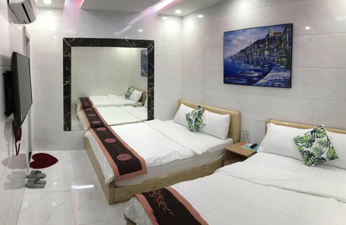 Ben Thanh Hotel | Deluxe private 2 beds 1 bath 4 guests in Hotel you and me