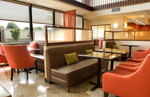 University Place House | Deluxe Rm for Your Family Vacation!Pet-Friendly