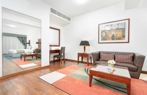 Al Nahda Apartment | Deluxe Room Near Novo Cinema Sahara Centre Sharjah