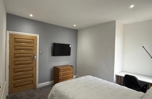 Bournville Hotel | Deluxe rooms in beautiful Bournville Village