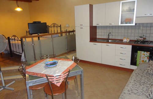 Caccamo House | Deluxe studio apartment in front of the castle