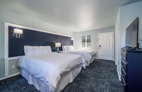 Rockwell Hotel | Deluxe Studio Suite, 2 Queen Beds, Lake View, Upper Floor