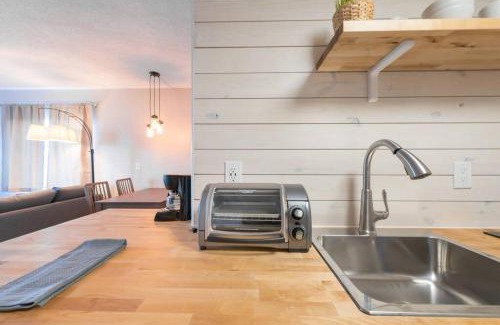 Florida Center Apartment | Deluxe Studio w/Lakeview - free parking/pool