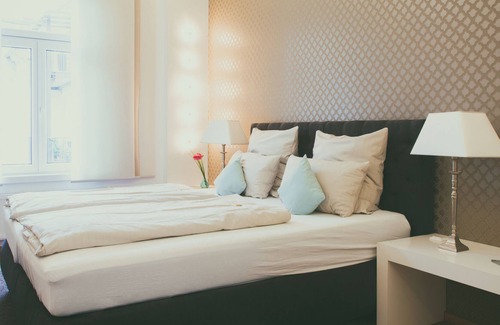 Friedrichstadt Apartment | Deluxe Suite-Apartment-Ensuite