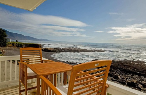 Shelter Cove Condo | Deluxe Suite | Full Kitchen | Jacuzzi | Rm 4