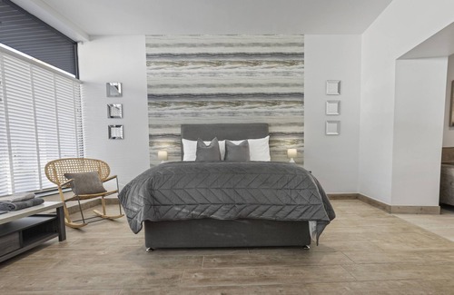 Ahoghill Hotel | Deluxe Suite - Sleeps 2