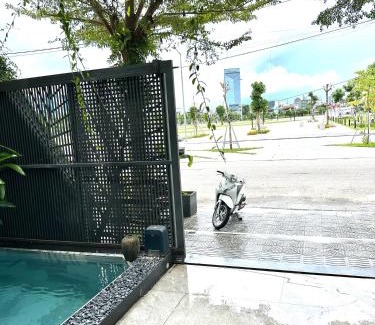 Hue City Centre Villa | DELUXE VILLA 4 phòng ngủ 5 giường lớn