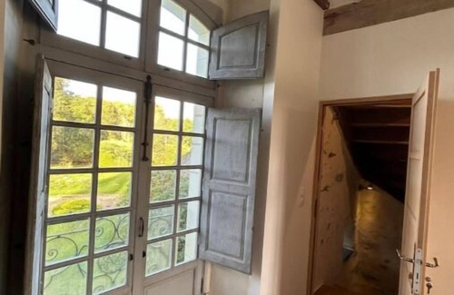 Feneu House | Demeure du 18e Siècle Rénovée