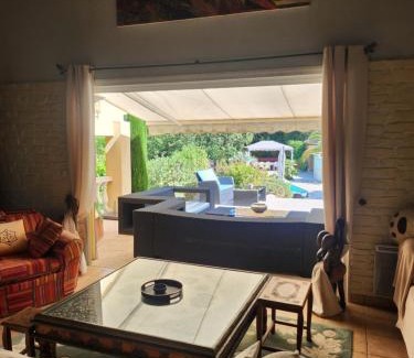 Plan-de-la-Tour Villa | Demeure raffinée et exceptionnelle dans un cadre de vacances idéal à l'ombre des pins parasols