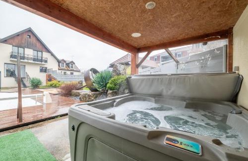 Ornans Villa | Demoiselle Loue