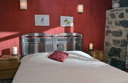 Monlet Bed & Breakfast | demoiselle room with bathroom