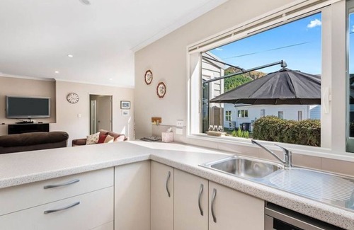 Arrowtown House | Denbigh Escape - Perfect location, family-friendly!