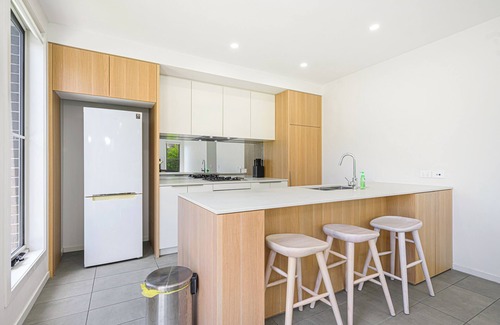 Leppington House | Denham Court Adorable 4Br house with Wifi &Parking