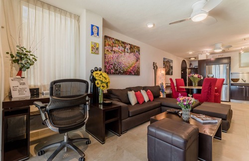 Puerto Juarez Apartment | Depa Bliss~Luxurious Beachfront Oasis~King Bed~Pool/Weekly and monthly discounts