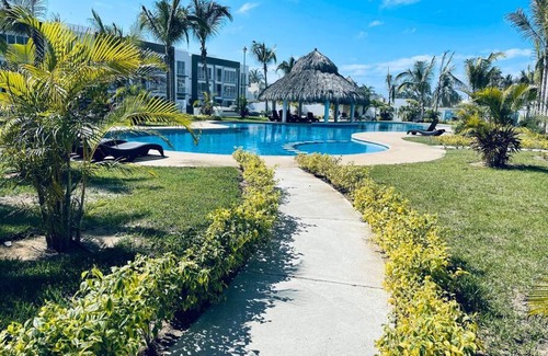 Boulevard Barra Vieja Apartment | Departamento con club de Playa en Acapulco