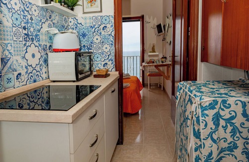 Minori House | Dependance Rosetta Sea View Bedroom with French Balcony Free Wifi Air Condition
