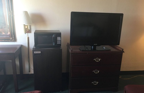 Nicholasville Hotel | Derby Inn & Suites