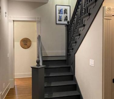 Old Louisville House | DERBY LUXE 3-story Historic 6 min from Churchill