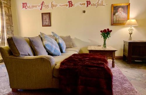 Alport House | Derbyshire Cottage for 4, 1 hour per day private pool use