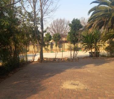 Greater Johannesburg Metropolitan Area House | derock view lodges