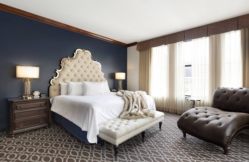 Downtown Des Moines Hotel | Des Lux Hotel