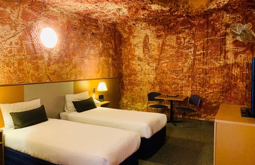 Coober Pedy Hotel | Desert Cave Hotel