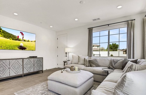 La Quinta House | Desert Chic: #260338 2 BD w/bonus loft, Pool, Gym!