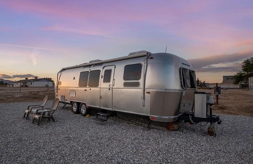 Joshua Tree Resort | Desert Delight 2 Bedroom Glamp Airstream