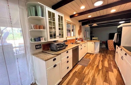 Tanque Verde House | Desert Escape with Pool, Hot Tub & Mountain Viewsn